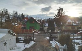 Venesis House